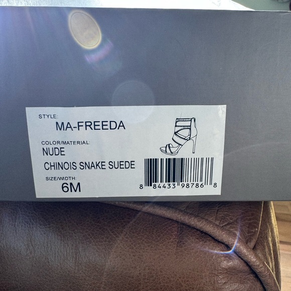BCBGMARXAZRIA, Style MA-SNAKE SUEDE, size 6M, nude color. - Picture 7 of 7